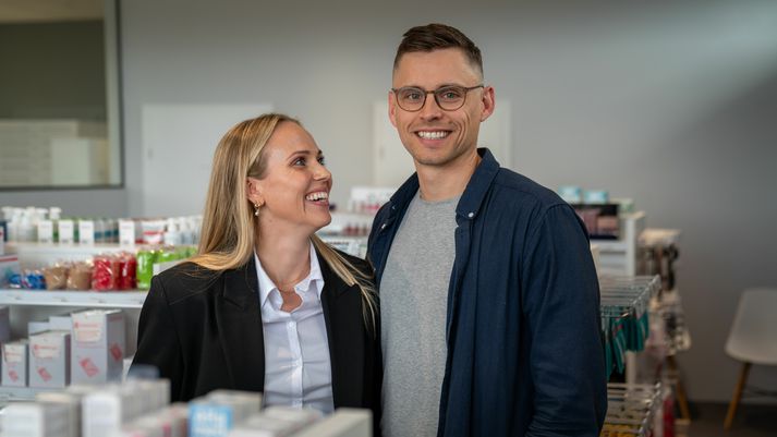 Hlíf og Vignir, fyrrum íþróttafólk og nýorðnir apótekseigendur.