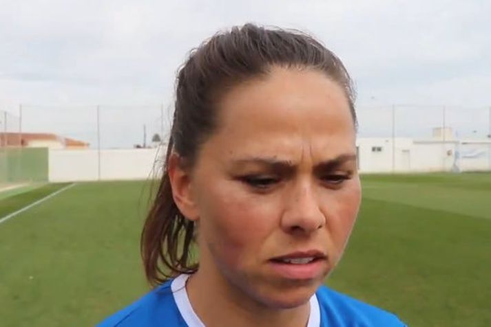 Sara Björk Gunnarsdóttir vill sjá betri leik hjá íslenska liðinu í dag.