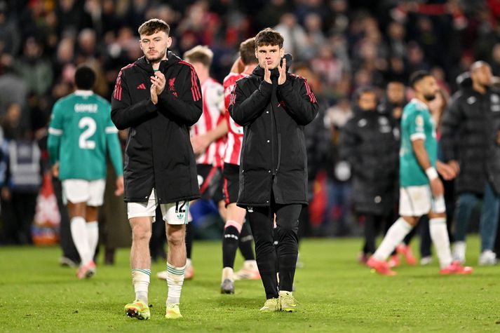 Milos Kerkez og Conor Bradley eftir tapleikinn á móti Brentford um síðustu helgi.