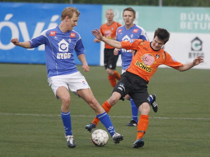 Fylkismaðurinn Ingimundur Níels Óskarsson og Stjörnumaðurinn Birgir Hrafn Birgisson.