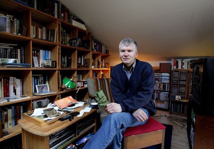 Gyrðir Elíasson Í Suðurglugganum finna Gyrðismenn sig á kunnulegum slóðum, segir gagnrýnandi. “Allt gómsæta Gyrðisstöffið er þarna í réttum hlutföllum.”