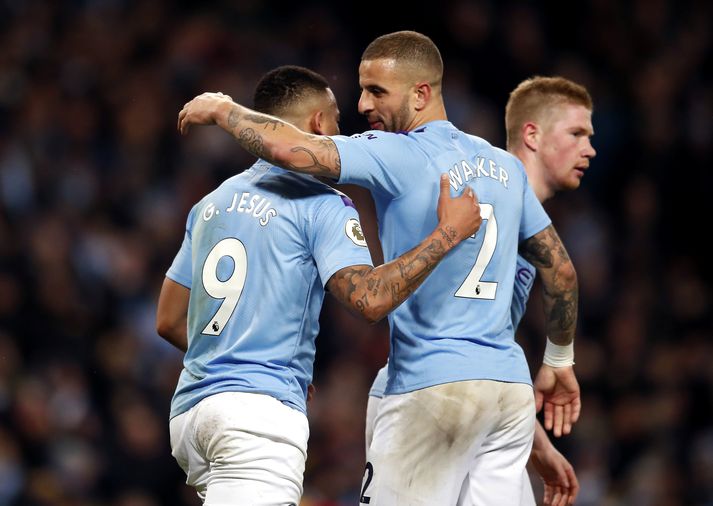 Gabriel Jesus og Kyle Walker eru báðir með kórónuveiruna.