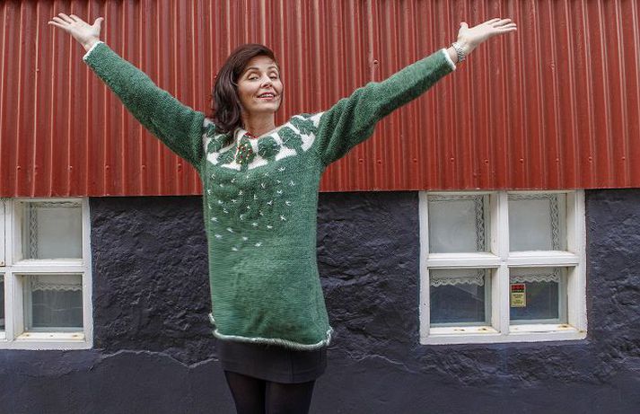 Margir þekktir einstaklingar koma að gerð farandpeysunnar og er Unnur Steinsson ein þeirra.