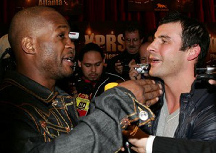 Bernard Hopkins (tv) lætur Joe Calzaghe heyra það