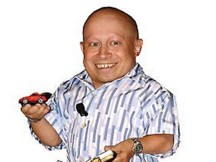 Dólgur Verne Troyer mætti að ósekju bæta hegðun sína.