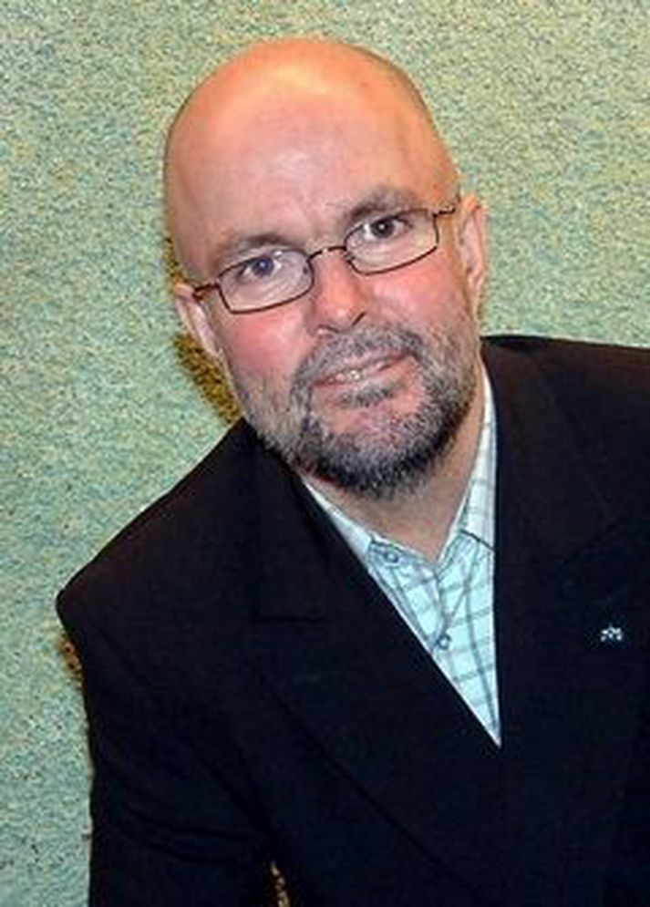 Hjalti Jón hefur gegnt stöðu skólameistara Verkmenntaskólans á Akureyri frá árinu 1999 og þar áður Framhaldsskólans á Laugum, frá árinu 1994.