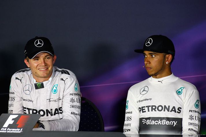 Nico Rosberg og Lewis Hamilton sem báðir keyra fyrir Mercedes berjast til síðasta bensíndropa um heimsmeistaratitilinn í Formúlu 1 í lokakeppninni í Sameinuðu arabísku furstadæmunum um helgina.