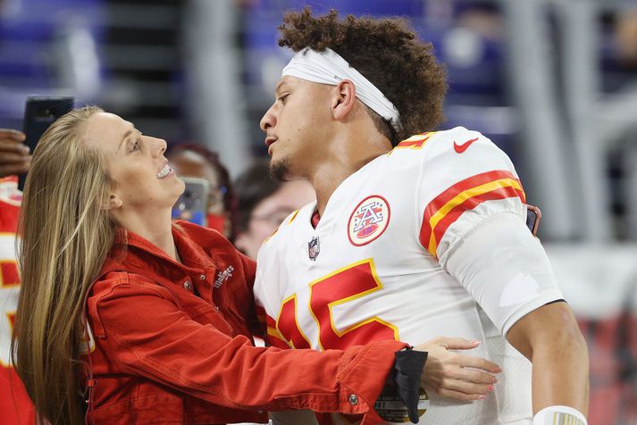 Brittany Matthews með unnusta sínum Patrick Mahomes sem spilar með Kansas City Chiefs í NFL-deildinni og er einn sá launahæsti í heimi.