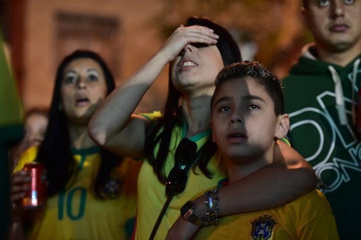 Stuðningsmenn Brasilíu orðlausir yfir leik kvöldsins.