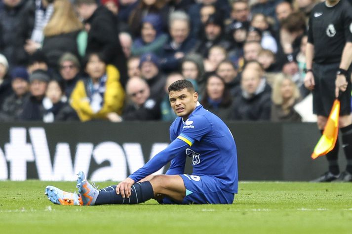 Thiago Silva þurfti að fara meiddur af velli er Chelsea mátti þola 2-0 tap gegn Tottenham síðustu helgi.