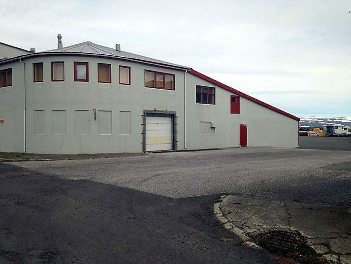 Stefnt er að því að hundafóðursframleiðslan fari fram í húsi Íshúsfélags Bolungarvíkur.