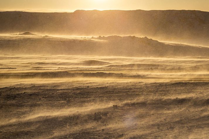 Hiti á landinu verður nálægt frostmarki.