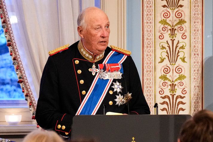 Haraldur Noregskonungur flutti ræðu á hátíðarkvöldverði í höllinni við opinbera heimsókn íslensku forsetahjónanna í Ósló þann 8. apríl í fyrra.