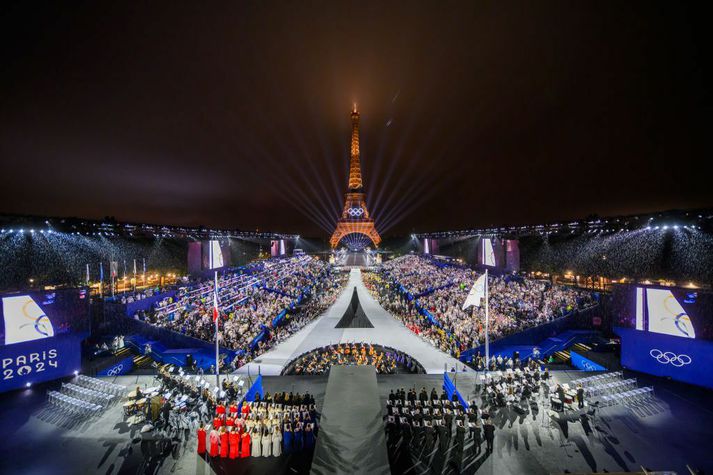Hátíðarhöldin enduðu við Eiffel turninn með mikilli viðhöfn