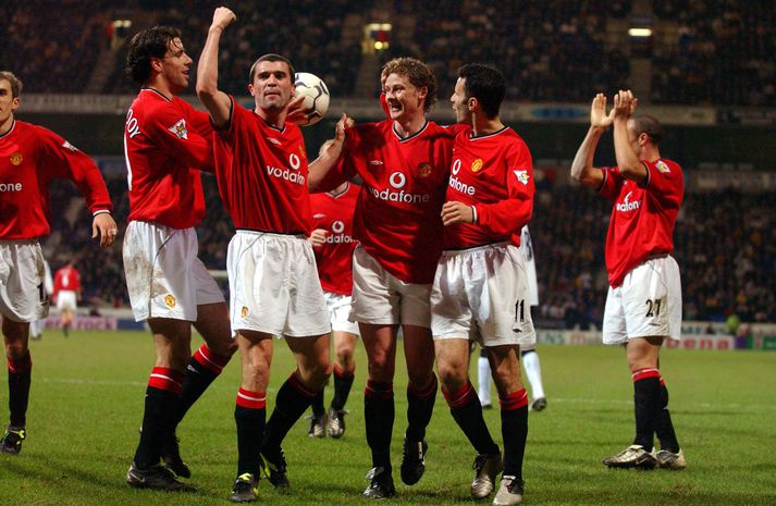 Ole Gunnar Solskjær, Roy Keane og Ryan Giggs fagna marki í leik með Manchester United fyrir allmörgum árum.