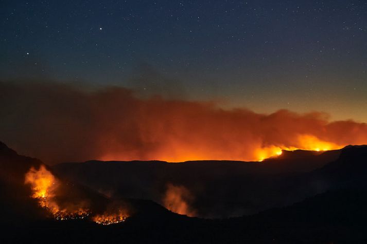 Eldar hafa geisað víðs vegar um Ástralíu – í New South Wales, Queensland, Viktoríu, Suður-Ástralíu, Vestur-Ástralíu og Tasmaníu.