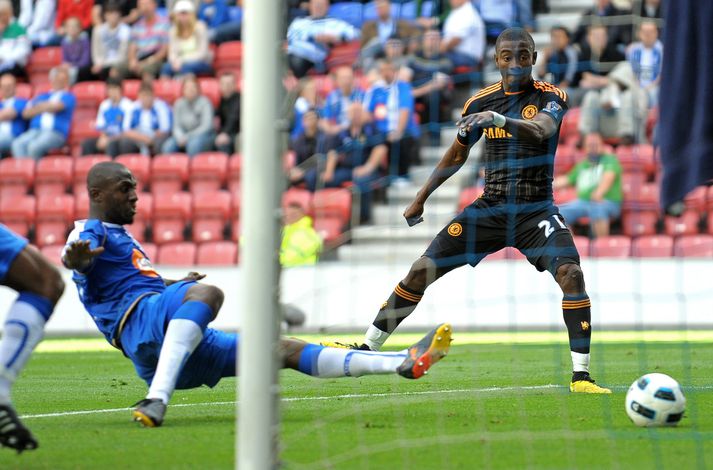 Kalou skorar gegn Wigan.