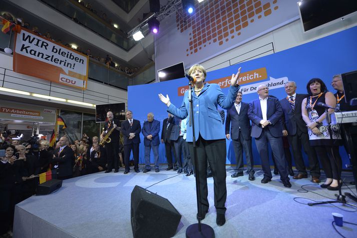 Um tíma var talið líklegt að Merkel næði hreinum meirihluta á þinginu, en slíkt hefur ekki gerst í Þýskalandi í hálfa öld.