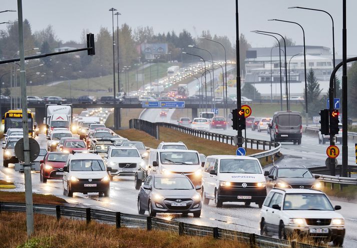 Samtökin telja sjálfsagt að leikið sé á vegum séu þeir nægilega öruggir til þess. Því ætti að fella greinina út svo að borgarland, og vegir þar með taldir, geti verið hannað með leiki í huga.