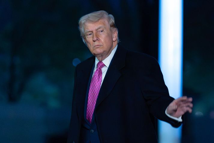 Donald Trump hótar því að sprengja hvert einasta orkuver í Íran í loft upp, auk annarra borgaralegra innviða.