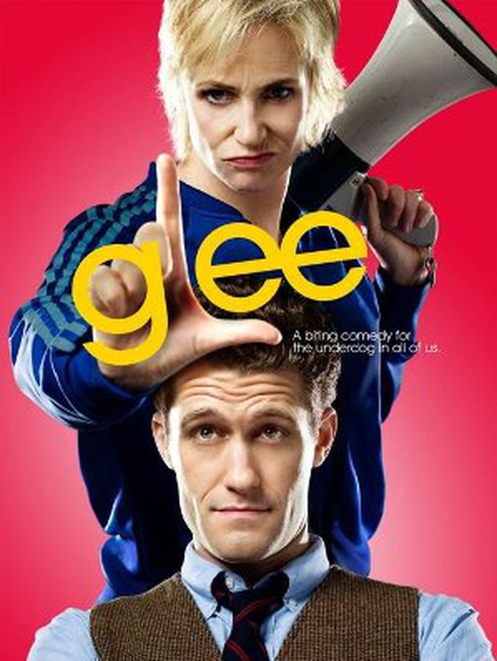 Leikfimikennarinn Sue gerir stöðugt grín að hrokkinhærðum kennaranum Will Schuester í Glee.