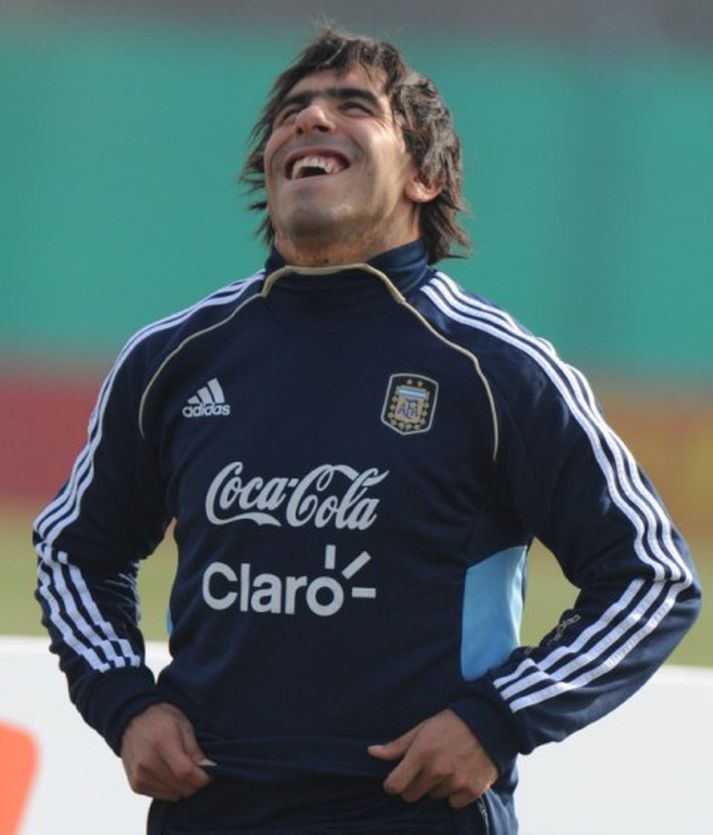 Tevez er staddur í Argentínu með landsliðinu þar sem Copa America fer fram.