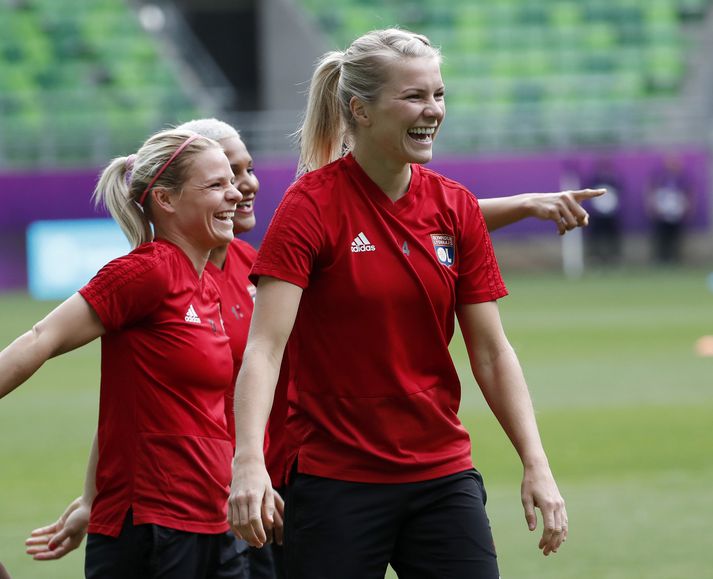 Ada Hegerberg, besti leikmaður heims 2018, á æfingu fyrir úrslitaleik Meistaradeildar Evrópu.