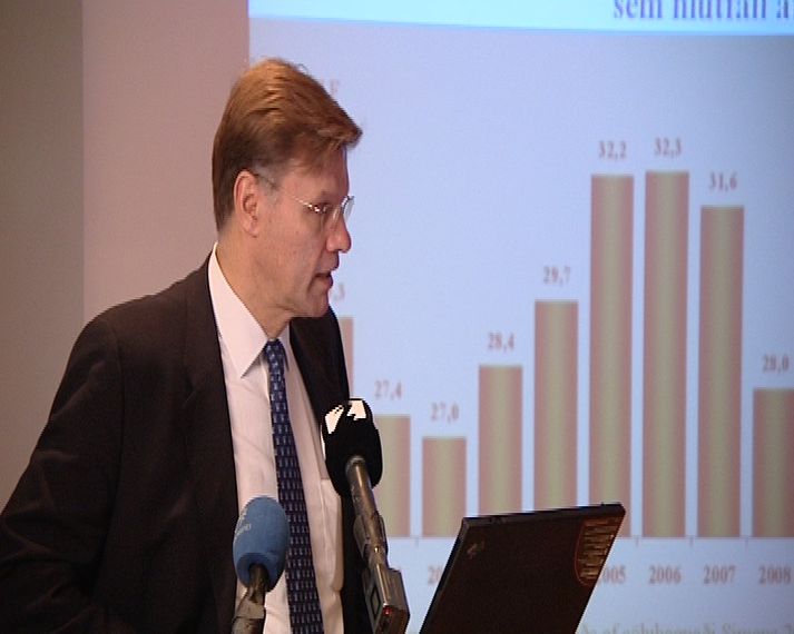 Árni Mathiesen kynnti fjárlagafrumvarpið í Hafnarfirðinum í dag.