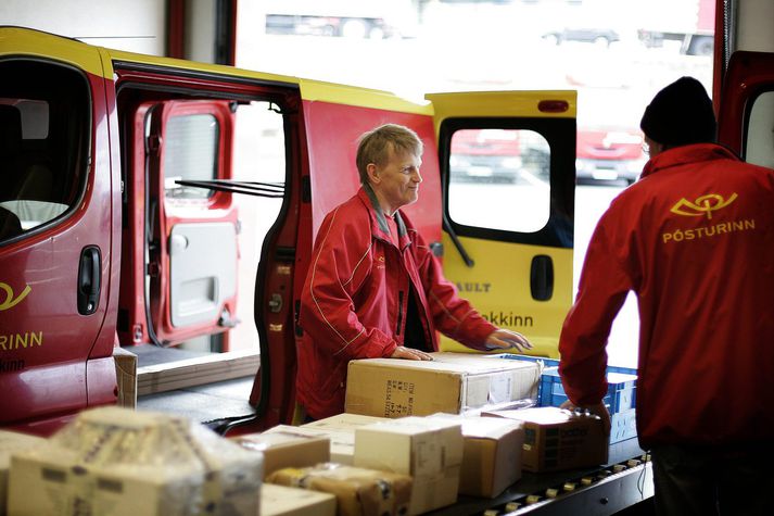 Íslandspóstur hefur hækkað verð og skert þjónustu í dreifbýli.