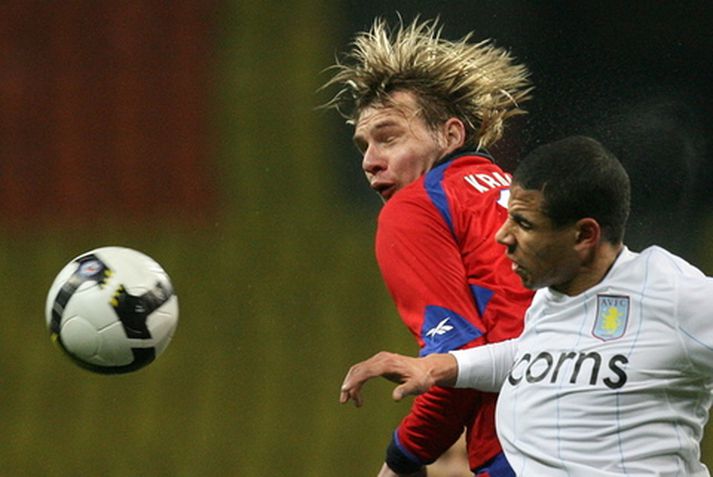 Krasic, í rauðu, í leik með CSKA Moskvu.