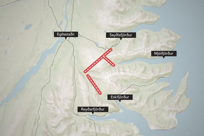 Tillaga ráðamanna Fjarðabyggðar að sátt um jarðgöng á Austurlandi. Annarsvegar göng undir Gagnheiði milli Héraðs og Seyðisfjarðar með afleggjara til Mjóafjarðar. Hins vegar göng undir Eskifjarðarheiði.