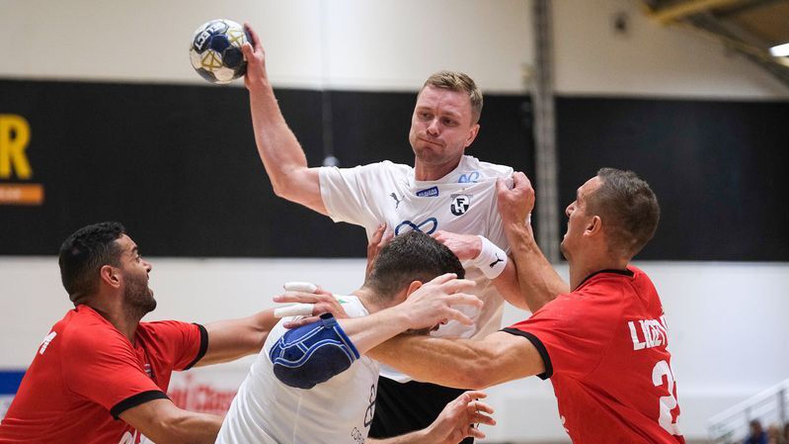 Upp­gjörið: FH - Veszprém 22-32 | Takk Aron