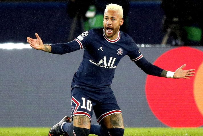 Neymar biðlar til stuðningsmanna PSG að hætta að baula á liðið.