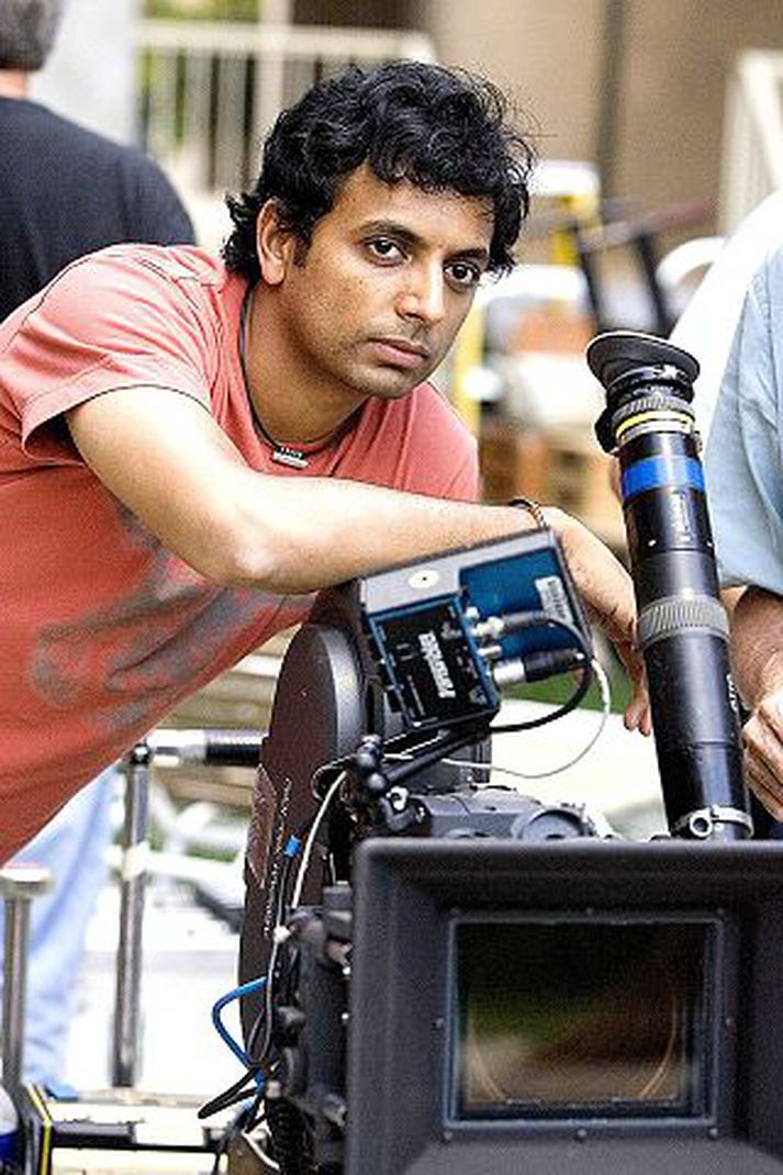 M. Night Shyamalan frumsýnir The Last Airbender í júlí.