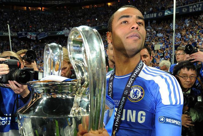 Ashley Cole vann marga titla með Chelsea og þar á meðal Meistaradeildina árið 2012.