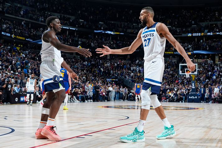 Rudy Gobert með Anthony Edwards, liðsfélaga sínum hjá Minnesota Timberwolves.