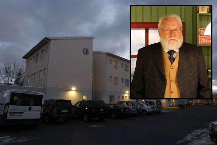 Óráðsíu og fjárhagserfiðleika Eirar má rekja mörg ár aftur í tímann en séra Sigurður Helgi Guðmundsson var lengst af framkvæmdastjóri stofnunarinnar. Óvíst er hvort ellilífeyrisþegar sem greiddu tugi milljóna króna fyrir íbúðarrétt hjá Eir fái peningana sína til baka þar sem íbúðirnar eru veðsettar lánastofnunum.
