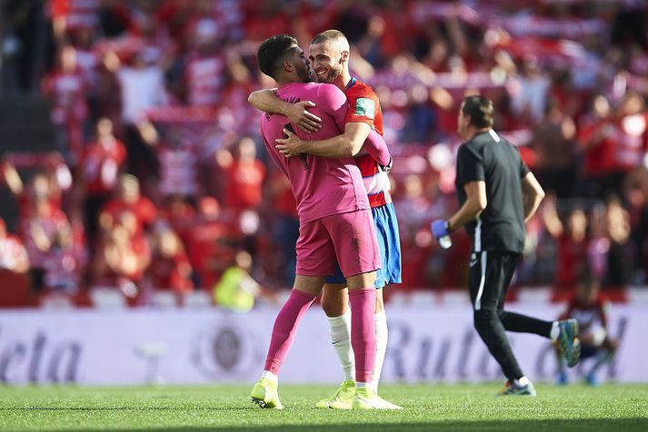 Rui Silva og Domingos Duarte fagna sigri Granada CF um helgina.