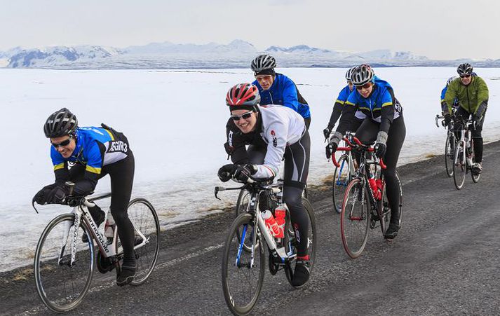 Hjólreiðagarpar. Talið frá vinstri eru á myndinni Geir Ómarsson, Bjarki Freyr Rúnarsson, Ágúst Kristinsson, Kristrún Lilja Júlíusdóttir, Fjalar Jóhannsson, Erlendur Birgisson og Trausti Valdimarsson. 