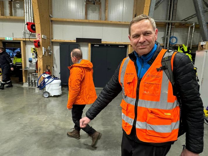 Kolbeinn Tumi Guðmundsson, jarðeðlisfræðingur, í flugskýli Landhelgisgæslunnar eftir að hann flaug yfir gosstöðvarnar í kvöld.