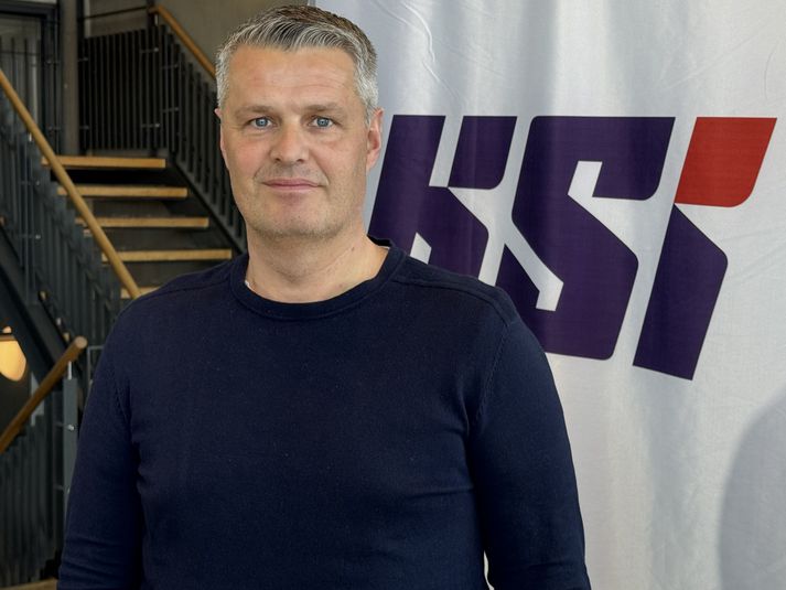 Eysteinn Pétur er framkvæmdastjóri KSÍ og segir snjóbræðslukerfið hafa gert Þróttarvöllinn leikhæfan. 