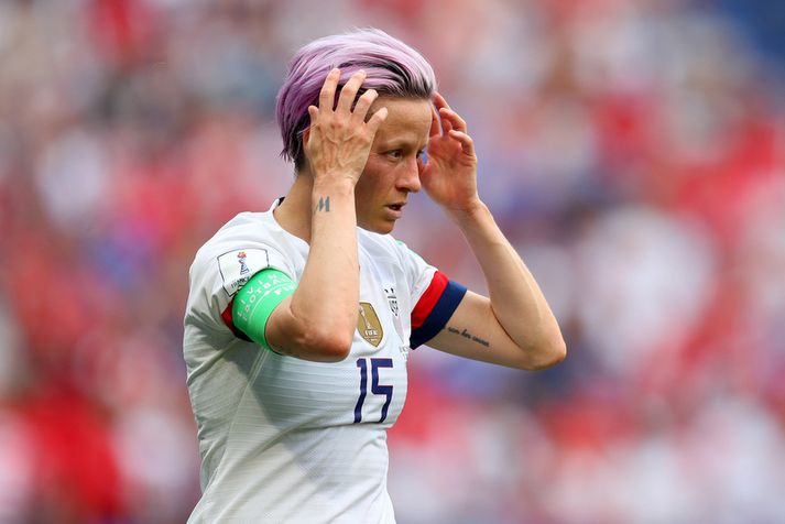 Megan Rapinoe og félagar í bandaríska landsliðinu hafa barist fyrir jöfnum kjörum í mörg ár.