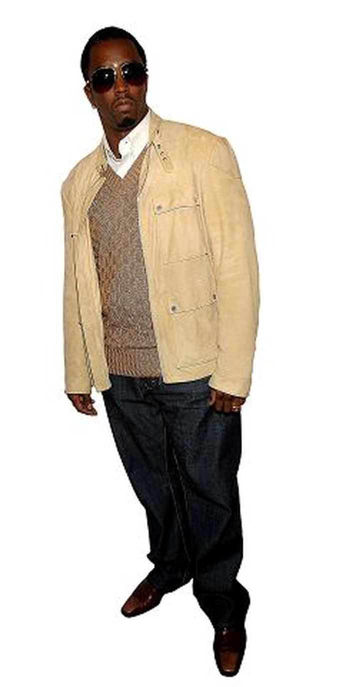 Sean John Combs er kominn hálfa leið til Íslands en nú standa yfir samningaviðræður um að gera myndband hér á landi.