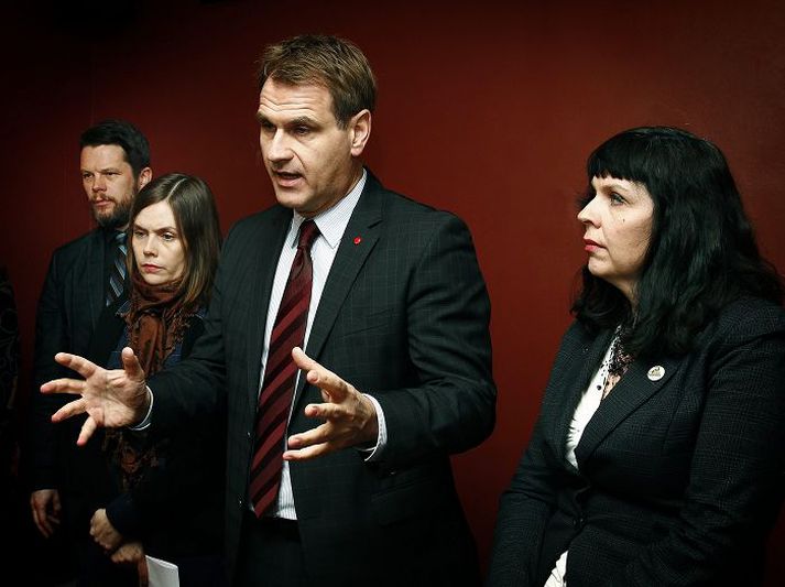 Árni Páll Árnason, Katrín Jakobsdóttir, Guðmundur Steingrímsson og Birgitta Jónsdóttir, formenn stjórnarandstöðuflokkanna, sendu frá sér sameiginlega yfirlýsingu vegna læknadeilunnar. 
