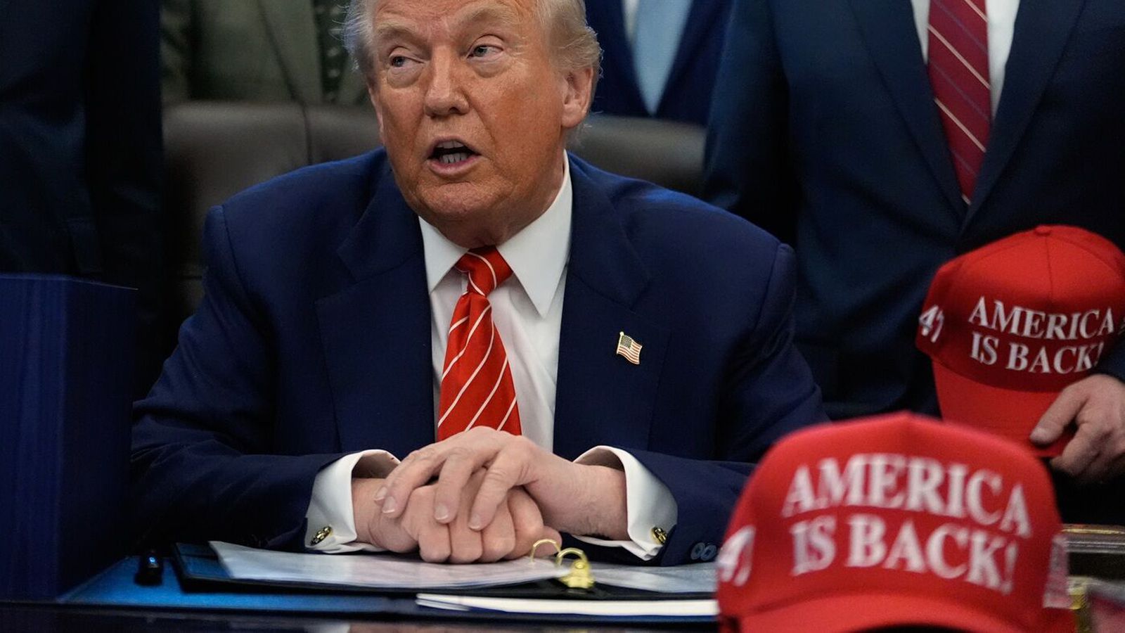 Skammaði fréttakonu fyrir að brosa ekki