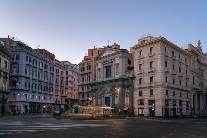 Atvikið átti sér stað á veitingastað við torgið Trieste e Trento í Napolí.