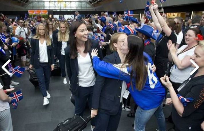 Stelpurnar fengu magnaðar kveðjur í gær.
