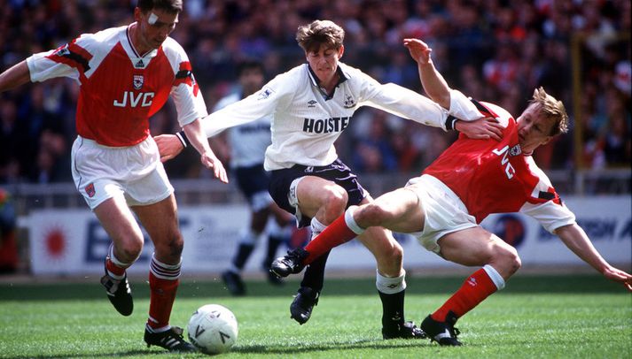 Lee Dixon í leik með Arsenal á móti Tottenham.