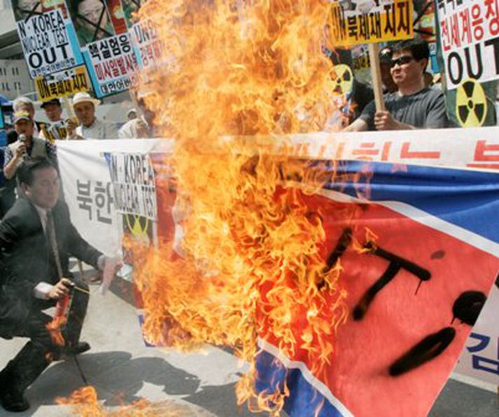 Kjarnorkutilraunir N-Kóerumanna hafa víða verið fordæmdar. Þeim var meðal annars mótmælt í Suður-Kóreu í dag.