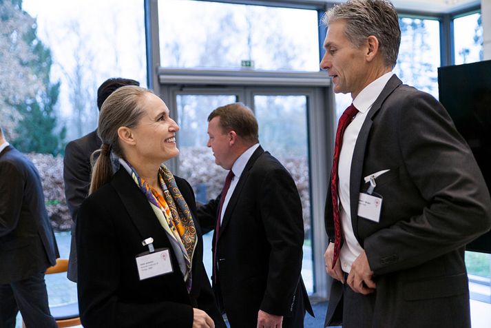 Thomas Borgen, forstjóri bankans, til hægri.